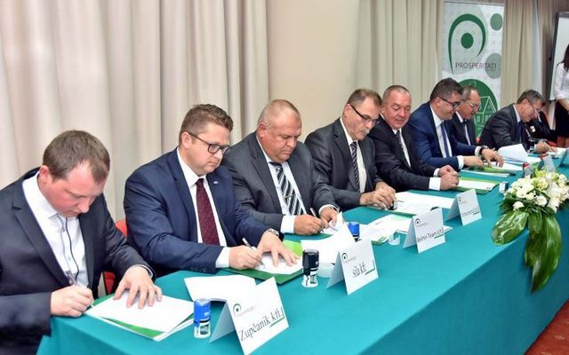 Nagyvállalkozókkal írt alá szerződést a Prosperitati Alapítvány
