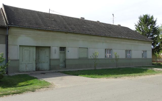 OTTHONTEREMTŐBEN 7.