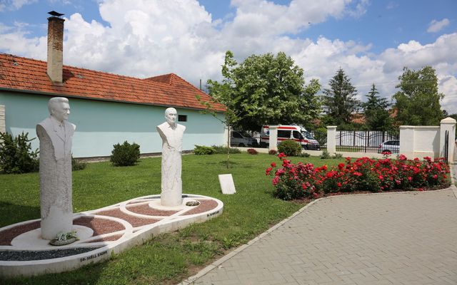 Ünnepélyes oklevélátadás Zentán
