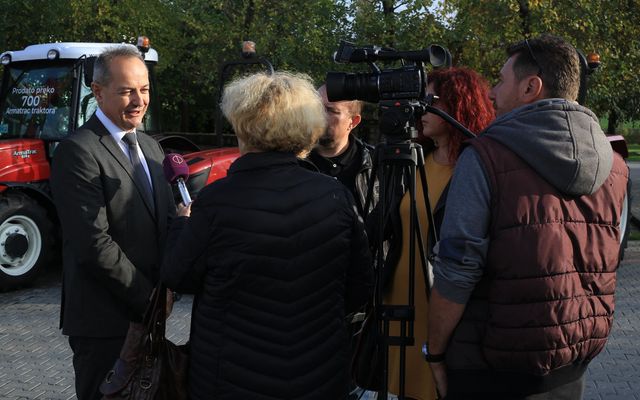 Bata Kft. nagyléptékű gazdasági fejlesztés (képek)