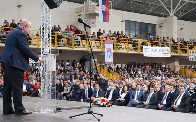 Ünnepélyes szerződésaláírás Zentán (képek)
