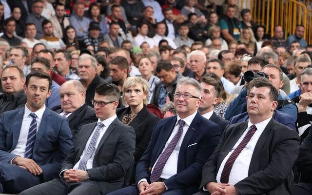 Ünnepélyes szerződésaláírás Zentán (képek)