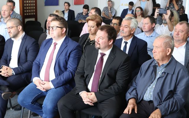 A vajdasági mentorképző program ünnepélyes megnyitója (képek)