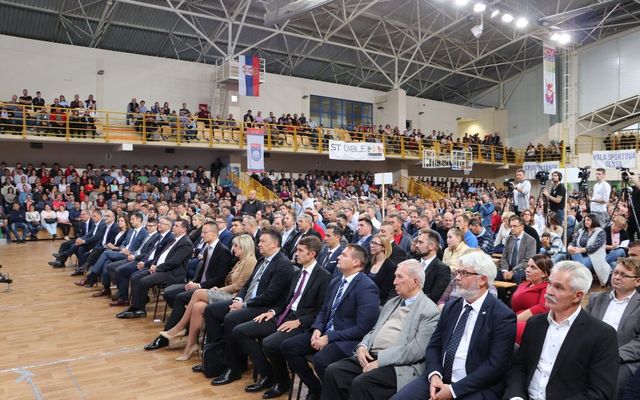 Ünnepélyes szerződésaláírás Zentán (képek)