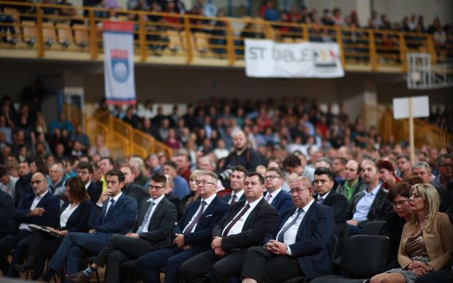 Ünnepélyes szerződésaláírás Zentán (képek)