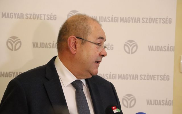 Sajtótájékoztató (képek)