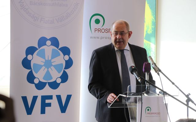 A vajdasági mentorképző program ünnepélyes megnyitója (képek)