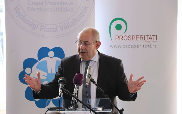 A vajdasági mentorképző program ünnepélyes megnyitója (képek)