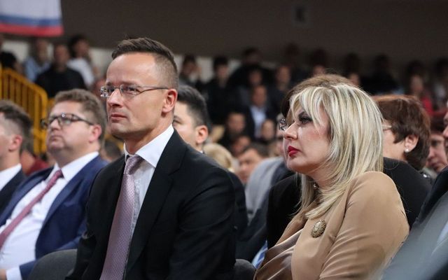 Ünnepélyes szerződésaláírás Zentán (képek)