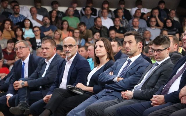 Ünnepélyes szerződésaláírás Zentán (képek)