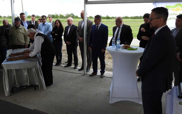 A Császárkert Kft. üzemének ünnepélyes átadása, Nagybecskerek