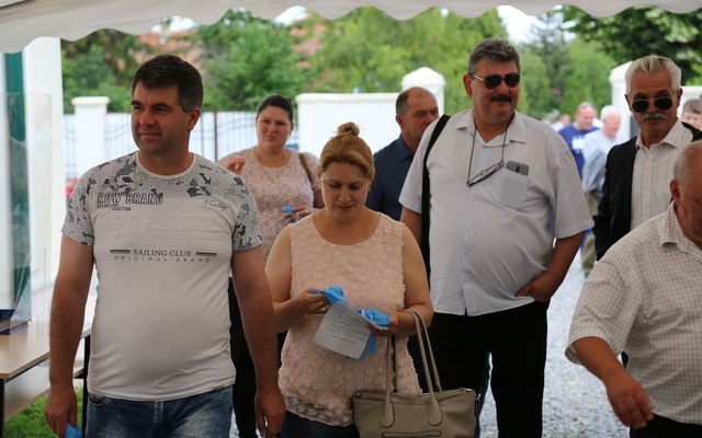 Ünnepélyes oklevélátadás Zentán