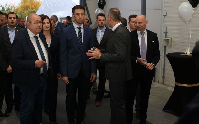 Bata Kft. nagyléptékű gazdasági fejlesztés (képek)