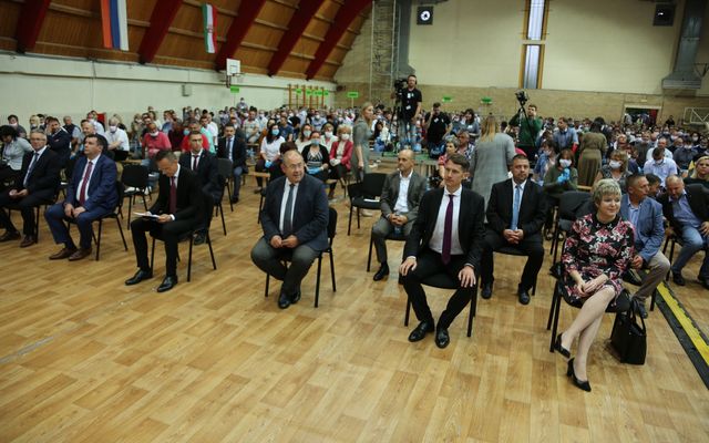 Ünnepélyes szerződésaláírás Bácsfeketehegyen
