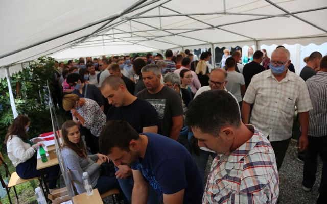 Ünnepélyes oklevélátadás Zentán