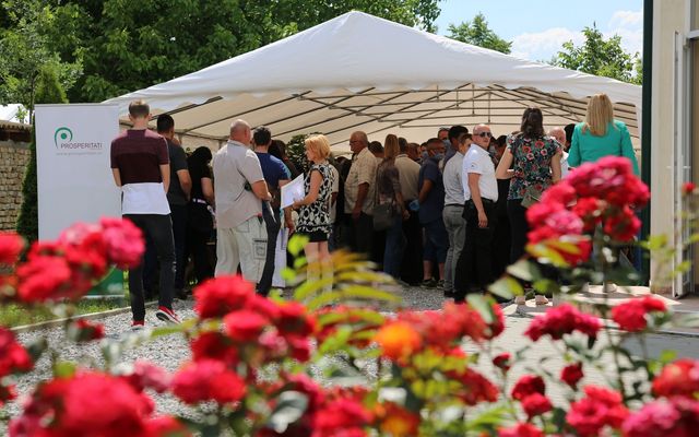 Ünnepélyes oklevélátadás Zentán