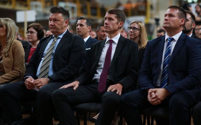 Ünnepélyes szerződésaláírás Zentán (képek)