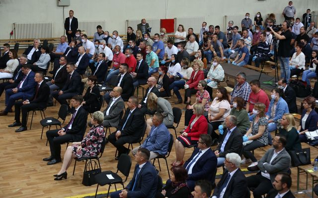 Ünnepélyes szerződésaláírás Bácsfeketehegyen