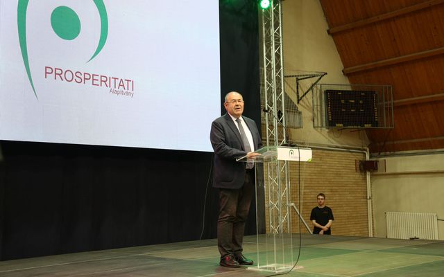 Ünnepélyes szerződésaláírás Bácsfeketehegyen