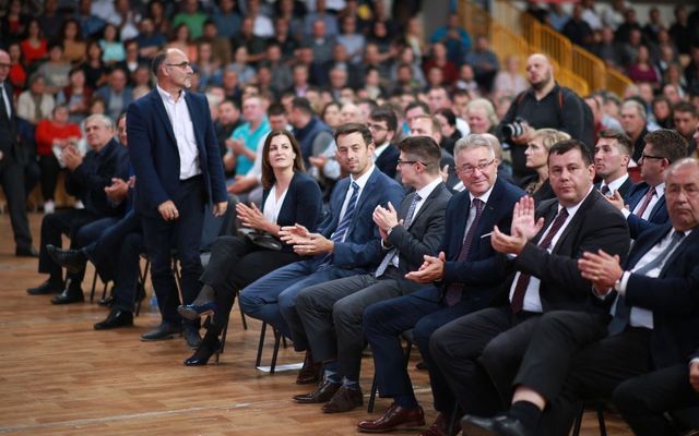 Ünnepélyes szerződésaláírás Zentán (képek)