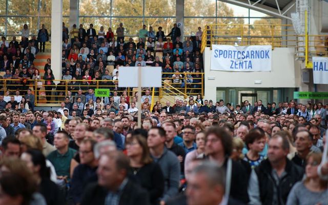 Ünnepélyes szerződésaláírás Zentán (képek)