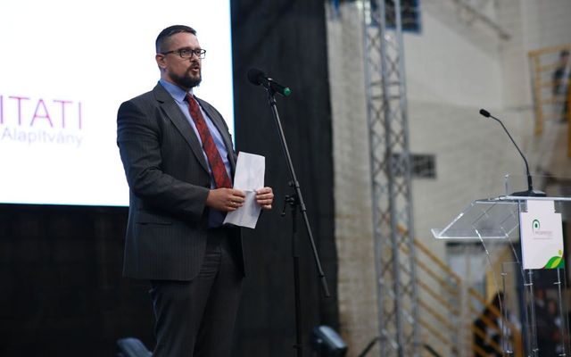 Ünnepélyes szerződésaláírás Zentán (képek)