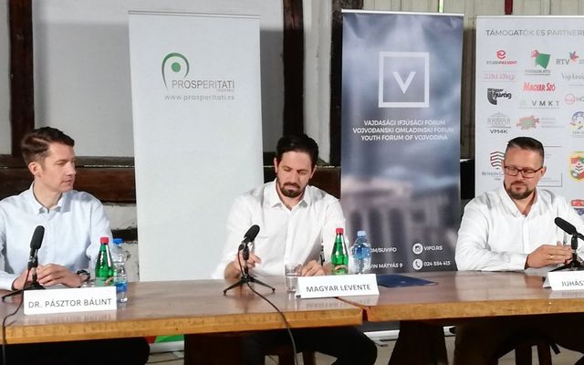 Magyar Levente, Pásztor Bálint és Juhász Bálint a gazdaságfejlesztési program sikeréről beszéltek a Vajdasági Szabadegyetemen