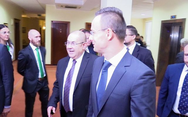 Szijjártó: 700 új munkahely – Pásztor: élhetőbb közeg (képek)