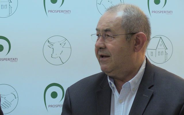 Szerződésaláírás a többéves ültetvények telepítésére kiírt pályázat nyerteseivel (képek)