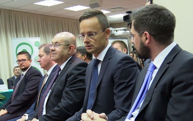 Szijjártó: 700 új munkahely – Pásztor: élhetőbb közeg (képek)