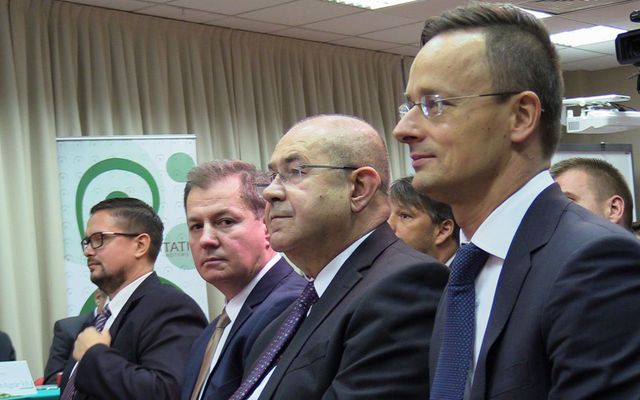 Szijjártó: 700 új munkahely – Pásztor: élhetőbb közeg (képek)