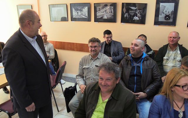 Szerződésaláírás a többéves ültetvények telepítésére kiírt pályázat nyerteseivel (képek)