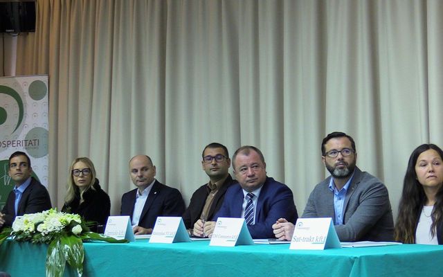 Szijjártó: 700 új munkahely – Pásztor: élhetőbb közeg (képek)