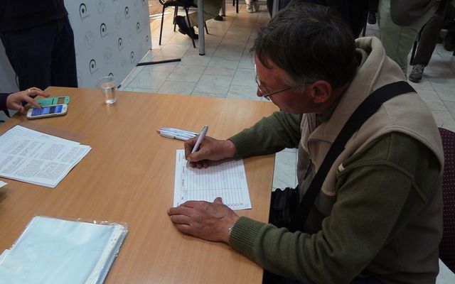 Szerződésaláírás a többéves ültetvények telepítésére kiírt pályázat nyerteseivel (képek)