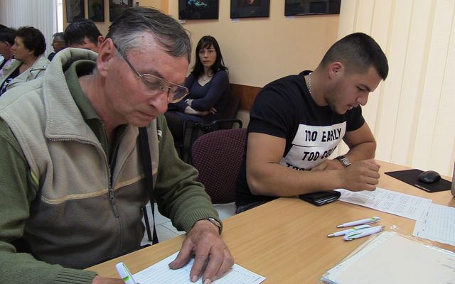 Szerződésaláírás a többéves ültetvények telepítésére kiírt pályázat nyerteseivel (képek)