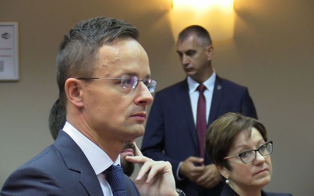 Szijjártó: 700 új munkahely – Pásztor: élhetőbb közeg (képek)