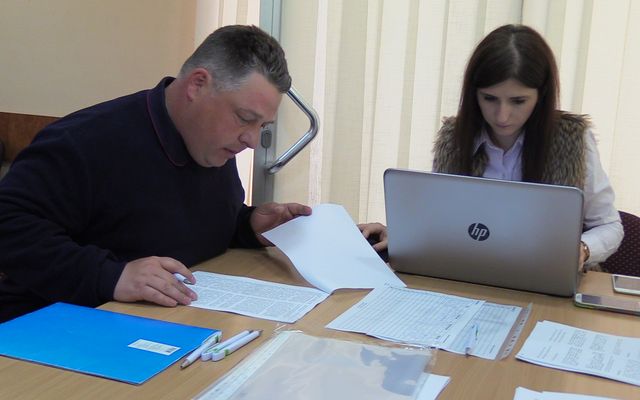 Szerződésaláírás a többéves ültetvények telepítésére kiírt pályázat nyerteseivel (képek)