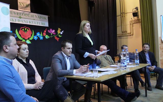 V. pályázati körrel kapcsolatos tájékoztató lakossági fórum Tordán (képek)