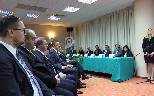 Szijjártó: 700 új munkahely – Pásztor: élhetőbb közeg (képek)