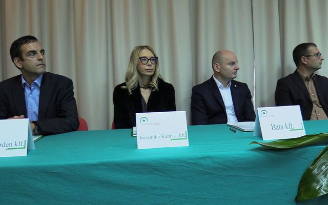 Szijjártó: 700 új munkahely – Pásztor: élhetőbb közeg (képek)