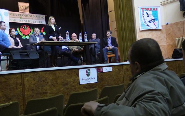 V. pályázati körrel kapcsolatos tájékoztató lakossági fórum Tordán (képek)