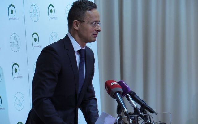 Szijjártó: 700 új munkahely – Pásztor: élhetőbb közeg (képek)