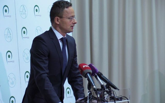 Szijjártó: 700 új munkahely – Pásztor: élhetőbb közeg (képek)