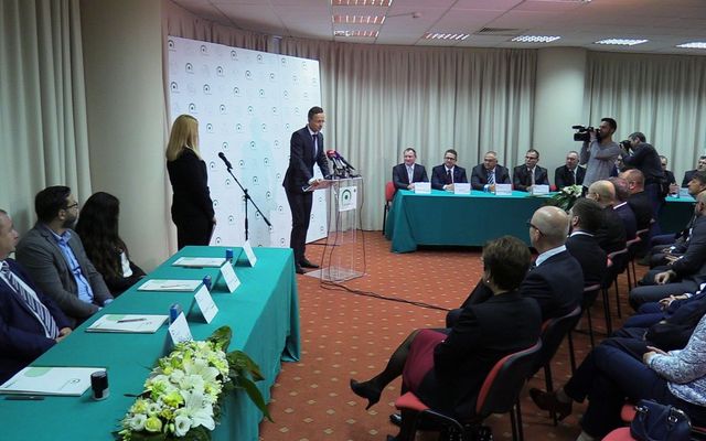 Szijjártó: 700 új munkahely – Pásztor: élhetőbb közeg (képek)