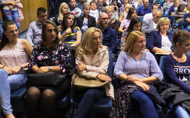 IV. pályázati körrel kapcsolatos tájékoztató lakossági fórum Szabadkán (képek)