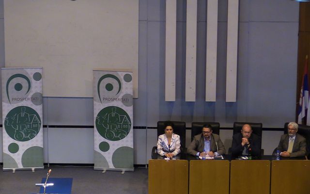 IV. pályázati körrel kapcsolatos tájékoztató lakossági fórum Szabadkán (képek)