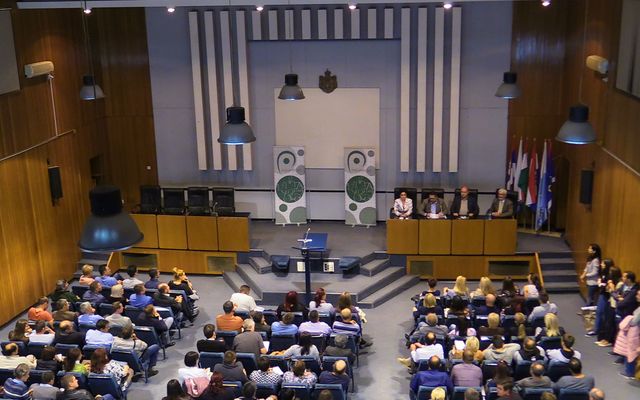 IV. pályázati körrel kapcsolatos tájékoztató lakossági fórum Szabadkán (képek)