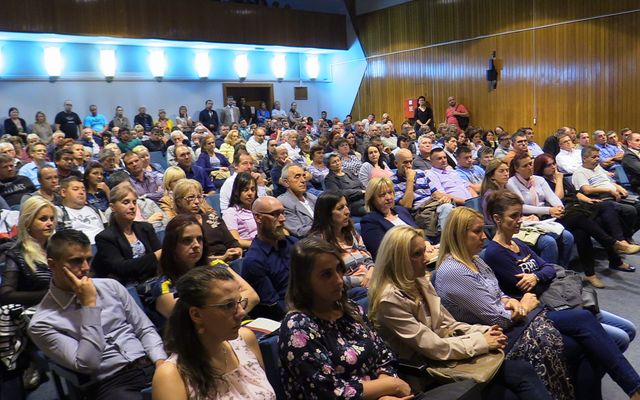 IV. pályázati körrel kapcsolatos tájékoztató lakossági fórum Szabadkán (képek)
