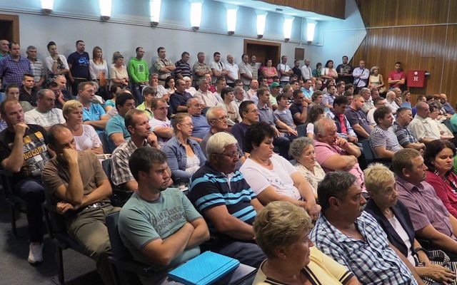 Szerződésaláírás a nyertes pályázókkal (képek)