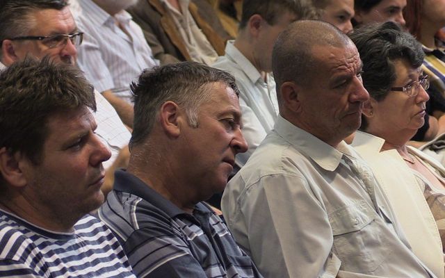 Szerződésaláírás a nyertes pályázókkal (képek)